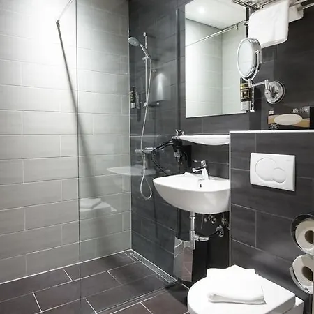 Mosaic Centre Hotel