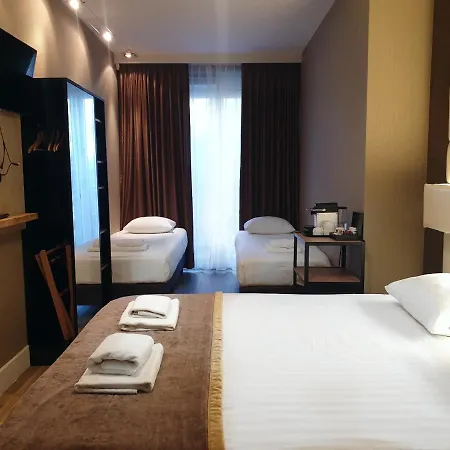 Отель Mosaic Centre 3*