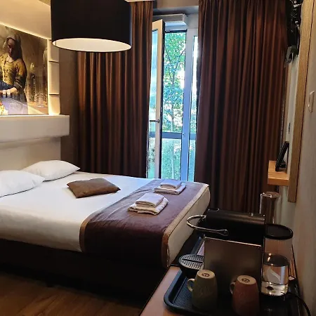 Mosaic Centre Hotell 3*